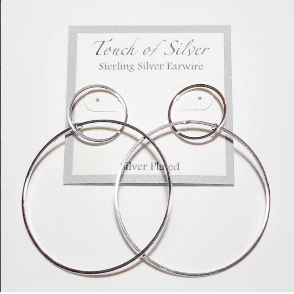 😁Touch of Silver Double Hoop Earrings
